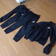 【予約済】ナイキのセットアップ上下(ズボンは２枚)の画像