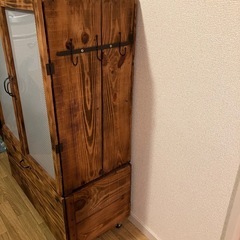 食器棚の画像