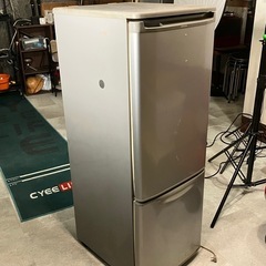 【お譲りいたします】　冷蔵庫　HITACHI製2003年式　まだ使えます一人暮らし用145ℓの画像