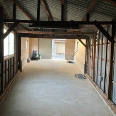 国府町貸し倉庫　駐車場結構止まります - 不動産