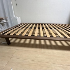 美品】無印木製ベッドフレームセミダブル (くり) 古島のベッドの 美品】無印木製ベッドフレームセミダブル (くり) 古島のベッドの