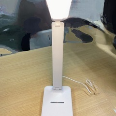 LEDデスクライト　多機能の画像
