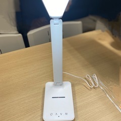 LEDデスクライト　多機能