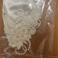 【Cherie】サテン生地パールホワイト結婚式グローブの画像