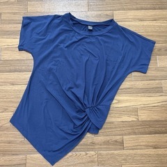 ★新品未使用★ トップス  青　Tシャツ　M