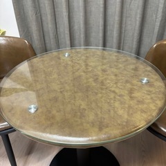 2人用ダイニングテーブルセットの画像