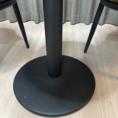 2人用ダイニングテーブルセットの画像