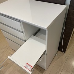 【値下げ】カップボード　ニトリの画像