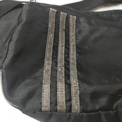 adidas ショルダーバッグの画像