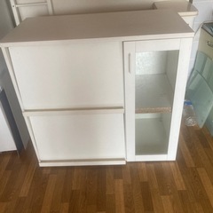 キッチンキャビネット