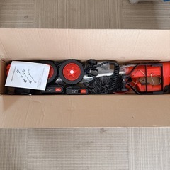 【決まりました】草刈り機 充電式 電動 芝刈払機 草刈機 大容量2000mAh バッテリー2個付の画像
