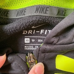 NIKE DRI-FIT パーカー XS ブラック/ライムの画像