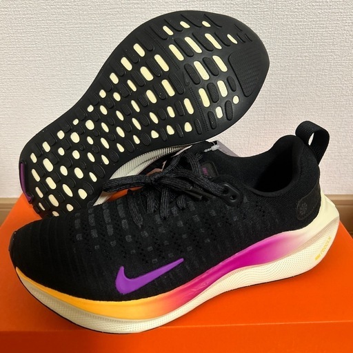 NIKE ウィメンズ　リアクトＸ INF ラン4     23.5cm
