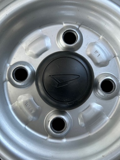 ダイハツ　　ハイゼットトラックタイヤホイール
