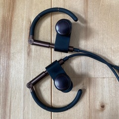 Bang&Olufsen ワイヤレスイヤホン（マイク付き）の画像