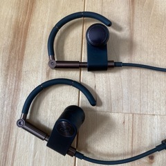 Bang&Olufsen ワイヤレスイヤホン（マイク付き）の画像