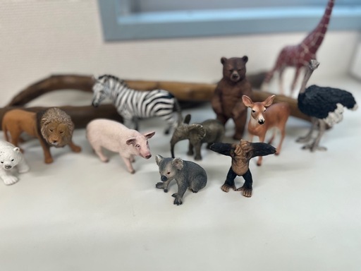 木製動物フィギュアセット 8点 Amazon.co.jp: [Qualia] (シークレットあり)川崎誠二の木彫りの動物