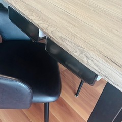 ダイニングテーブルと椅子6脚(最大)の画像