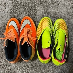 サッカーシューズ　トレシューとスパイクのセット！