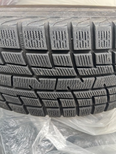 185/65R15スタッドレス・タイヤ(ホイル付かない)