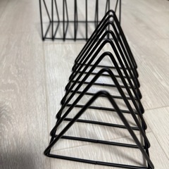 ブックスタンド、タオルハンガー、突っ張り棒の画像