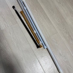 ブックスタンド、タオルハンガー、突っ張り棒の画像