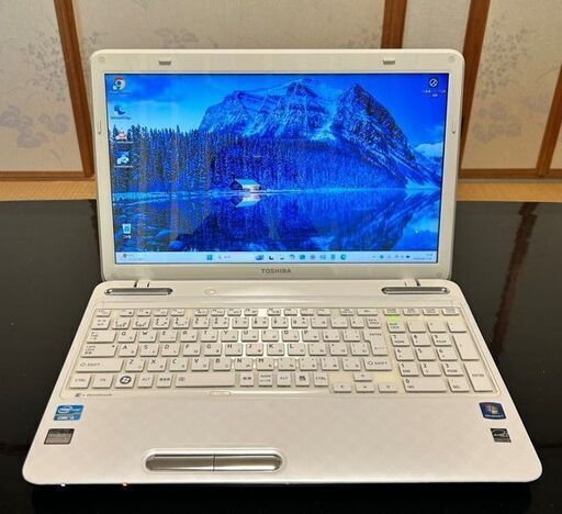 東芝 DynaBook Windows11 Core13 メモリー8GB SSD256GB 超美品