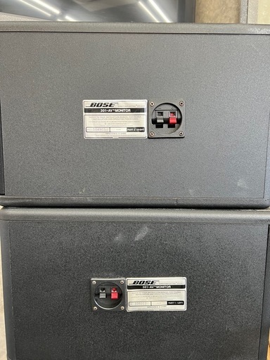7/6日まで
BOSE301-AV 101SDサラウンドスピーカー　取付金具、専用スピーカー台セット 
