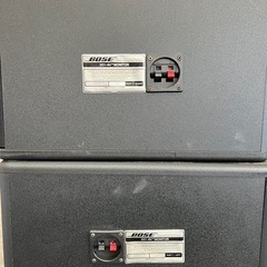 7/6日まで
BOSE301-AV 101SDサラウンドスピーカー　取付金具、専用スピーカー台セット の画像