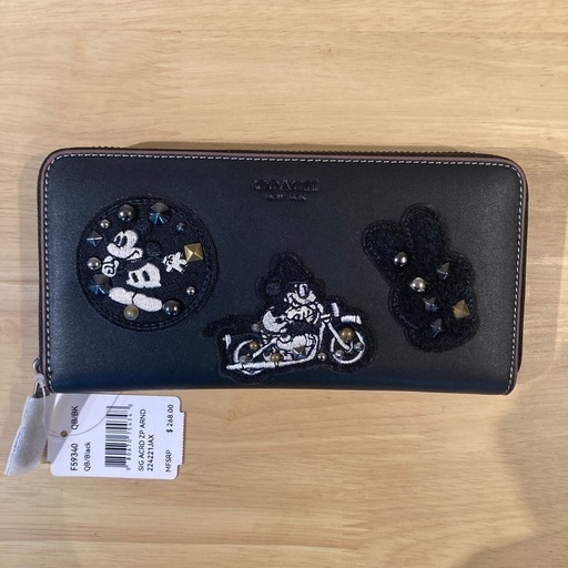 公式】COACH – コーチ | 【DISNEY x COACH】アコーディオン ジップ ウォレット シグネチャー ミッキーマウス エンブロイダリー コーチ ディズニー 財布 長財布　C7800 ミッキーマウス