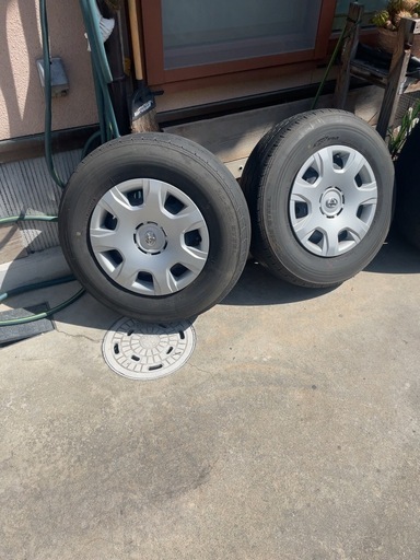 ハイエース純正　タイヤセット　中古