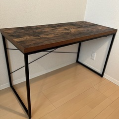 IKEA ブラウン　デスクの画像