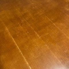 ダイニングテーブル椅子一つ付きの画像