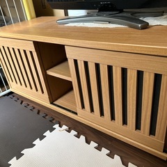 テレビ台、テレビボード
