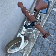 iimo キックバイク ストライダー ブレーキ・スタンド付 ホワイト の画像