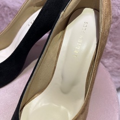 お値下げしました。新品未使用 2色パンプス サイズ36 23.0〜23.5cmの画像
