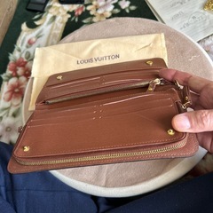 ブランド長財布の画像