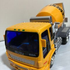 【中古玩具】ミニカー　いすゞミキサー車