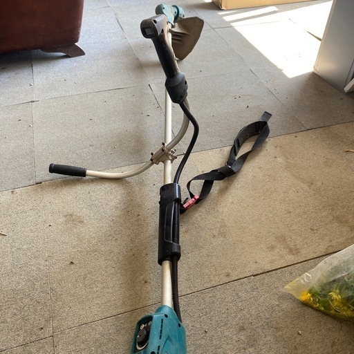 動作確認済 makita モデル MUR182UD BL MOTOR 充電式 草刈機 刈払機 18V 本体のみ