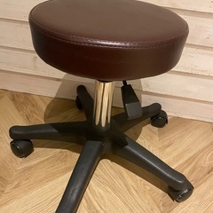 【美品】2025年購入⭐︎上下可能！レザー回転イスの画像