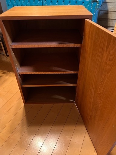 アンティーク無垢材　北欧家具扉付きシェルフmade in Denmark アンティーク無垢材 北欧家具シェルフ扉付きmade in Denmark