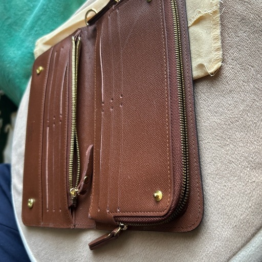 LOUISVUITTONの長財布です。