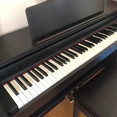 電子ピアノ　Roland HP230の画像