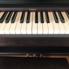 電子ピアノ　Roland HP230の画像