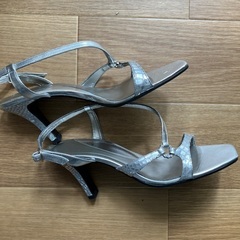 女性用サンダルの画像