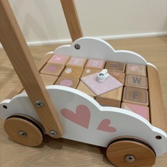 ベビーウォーカー　手押し車の画像
