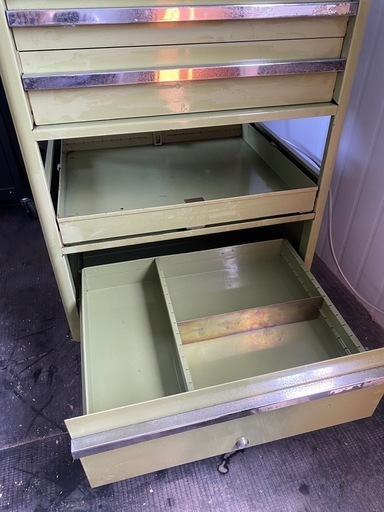 取引中　工具キャビネット