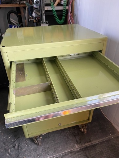 取引中　工具キャビネット