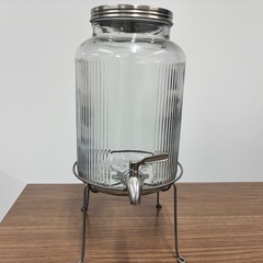 IKEA スタンド付きドリンクサーバーの画像