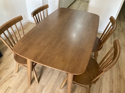 ダイニングテーブル